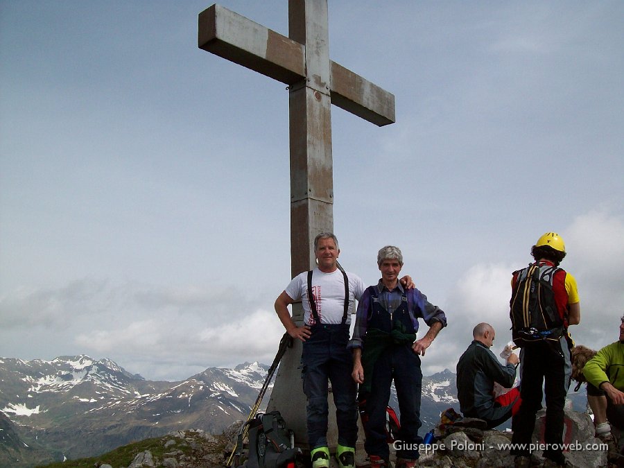 1° giugno 08 Cimon della Bagozza 017.jpg - Siamo in vetta